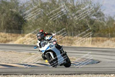 media/Dec-01-2025-Moto Forza (Mon) [[2daa91e15f]]/3-Beginner Group/Session 3 (Turn 3)/